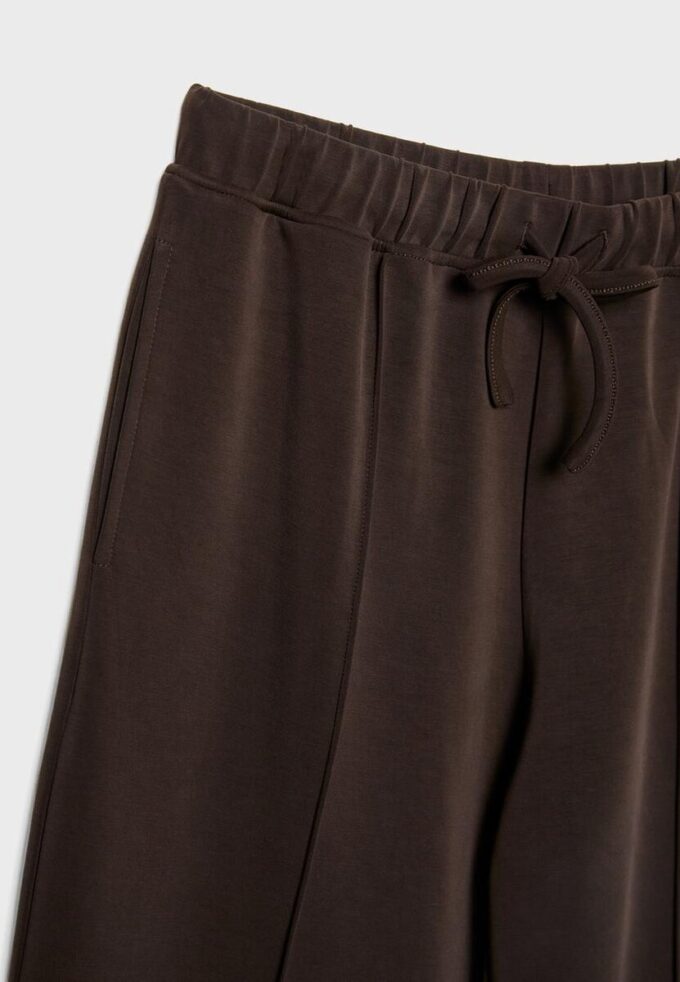 Soft Touch-Jogginghose mit Wide Leg und Nahtdetail vorne Soft Touch-Jogginghose mit Wide Leg und Nahtdetail vorne