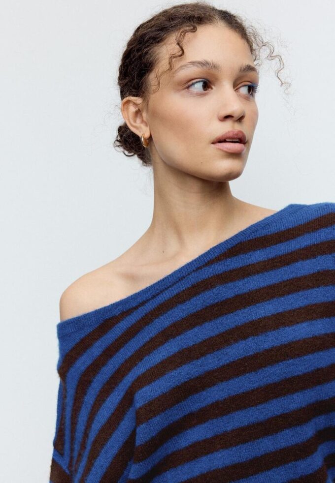 Soft Touch-Strickpullover mit U-Boot-Ausschnitt Soft Touch-Strickpullover mit U-Boot-Ausschnitt
