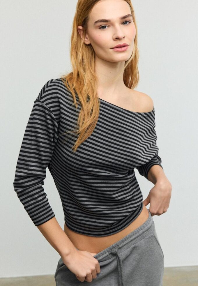 Soft Touch-Sweatshirt mit schulterfreiem Ausschnitt