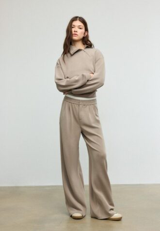 Soft Touch-Sweatshirt mit seitlichem Reißverschluss