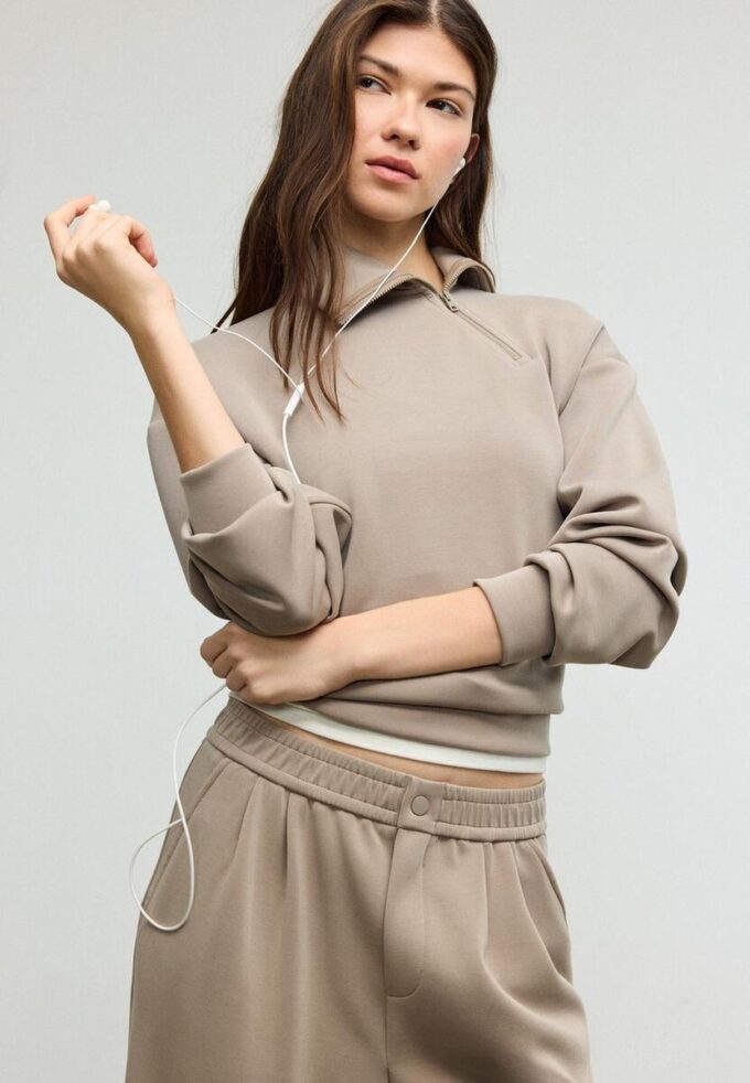 Soft Touch-Sweatshirt mit seitlichem Reißverschluss Soft Touch-Sweatshirt mit seitlichem Reißverschluss