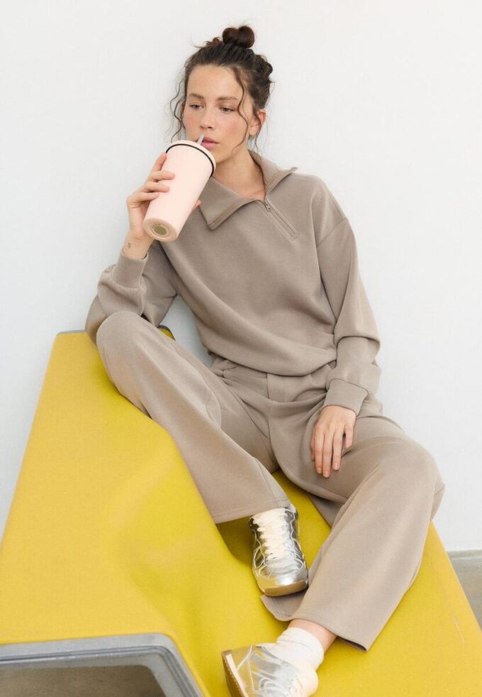 Soft Touch-Sweatshirt mit seitlichem Reißverschluss Soft Touch-Sweatshirt mit seitlichem Reißverschluss
