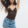 Spitzenbodysuit mit Trägern Spitzenbodysuit mit Trägern