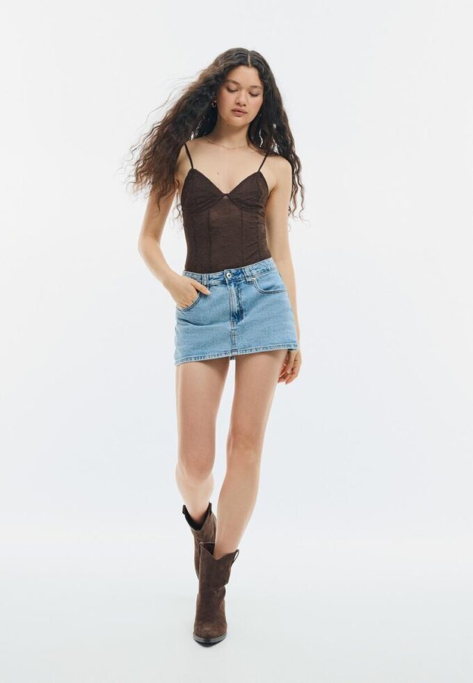 Spitzenbodysuit mit Trägern Spitzenbodysuit mit Trägern