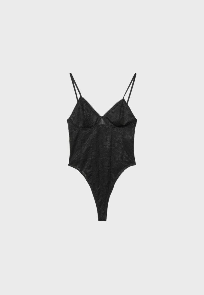 Spitzenbodysuit mit Trägern Spitzenbodysuit mit Trägern