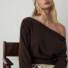 Strick-T-Shirt mit U-Boot-Ausschnitt und Bindegürtel Strick-T-Shirt mit U-Boot-Ausschnitt und Bindegürtel