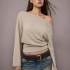 Strick-T-Shirt mit U-Boot-Ausschnitt und Bindegürtel Strick-T-Shirt mit U-Boot-Ausschnitt und Bindegürtel