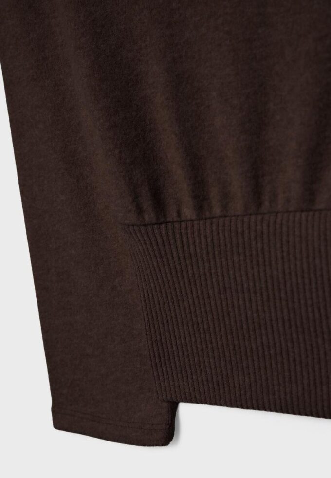 Strick-T-Shirt mit U-Boot-Ausschnitt und Bindegürtel Strick-T-Shirt mit U-Boot-Ausschnitt und Bindegürtel