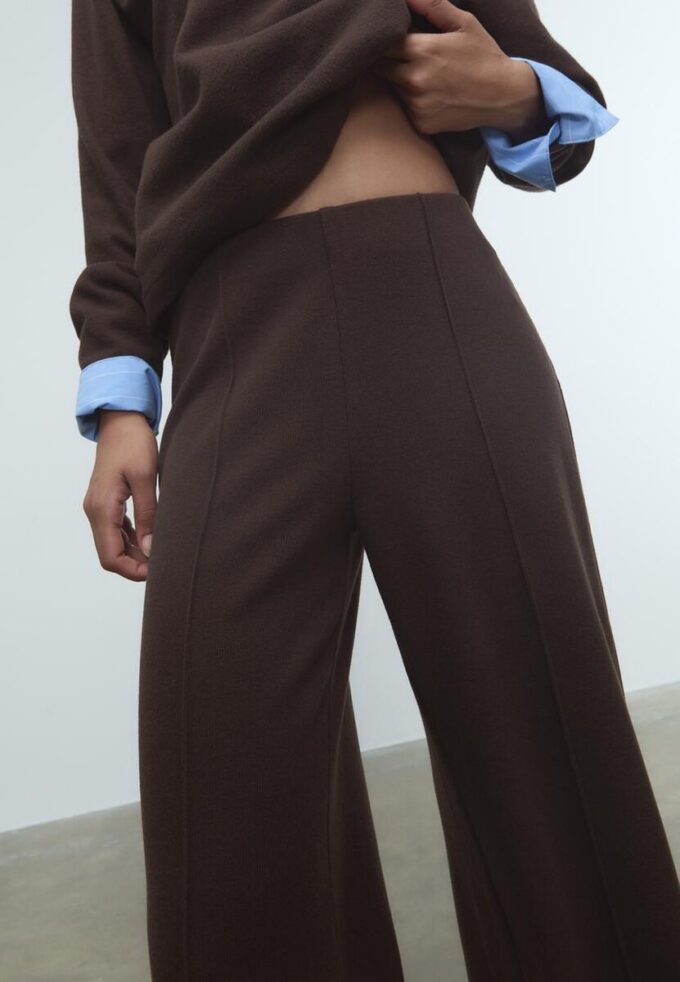 Strickhose mit Nahtdetails