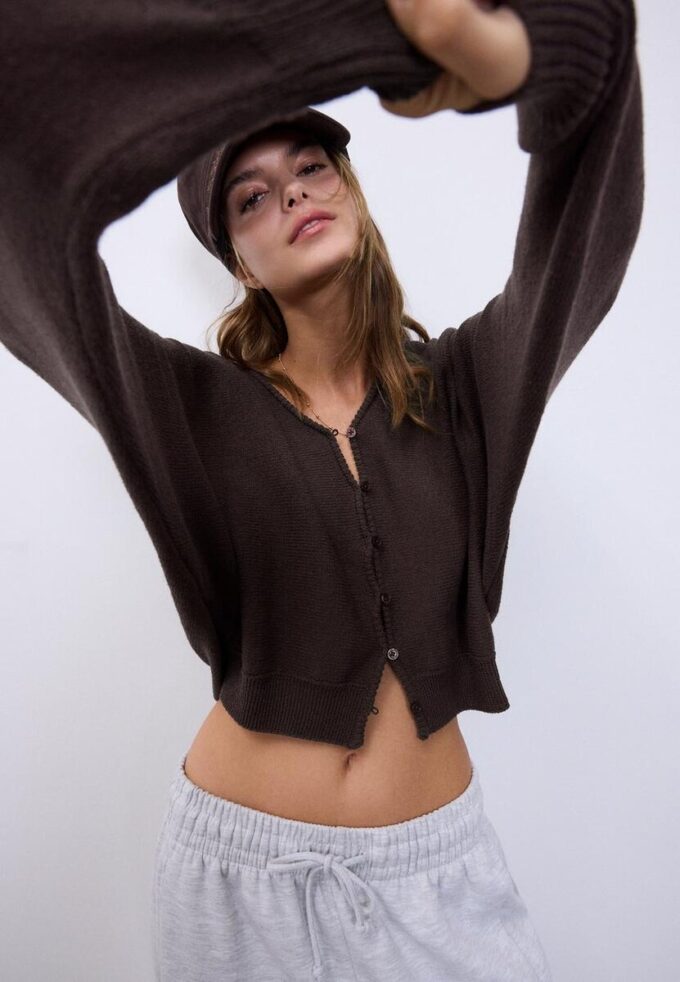 Strickjacke mit Fledermausärmeln Strickjacke mit Fledermausärmeln