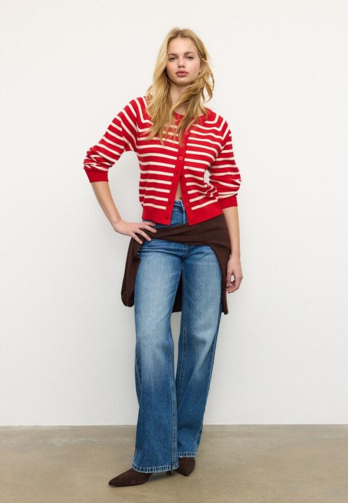 Strickjacke mit Knopfleiste und Raglanärmeln