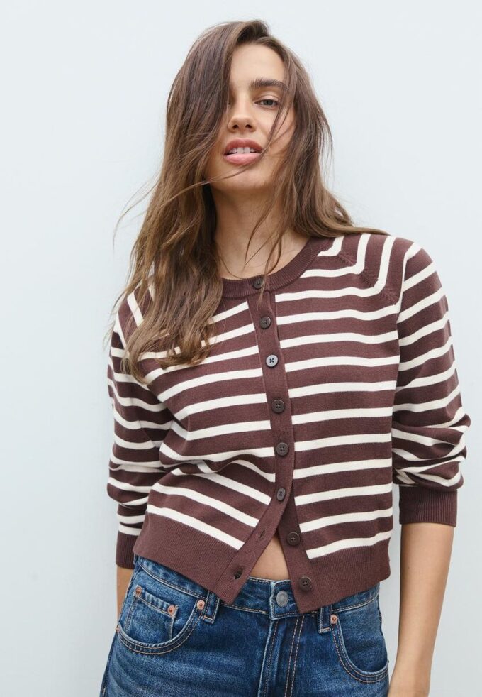 Strickjacke mit Knopfleiste und Raglanärmeln
