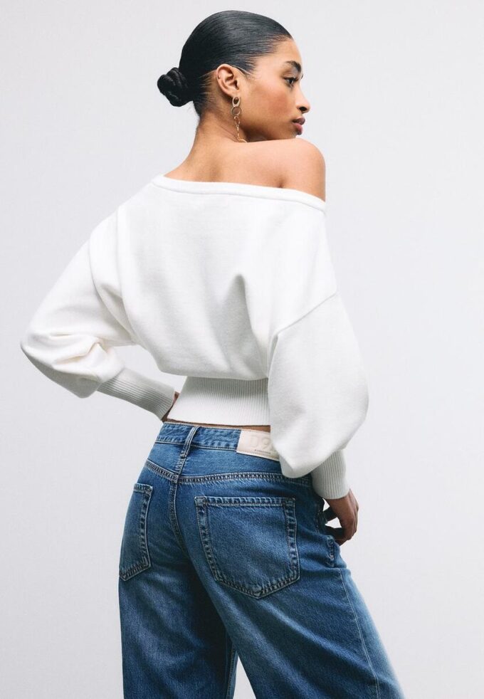Strickpullover mit asymmetrischem, geripptem Saum
