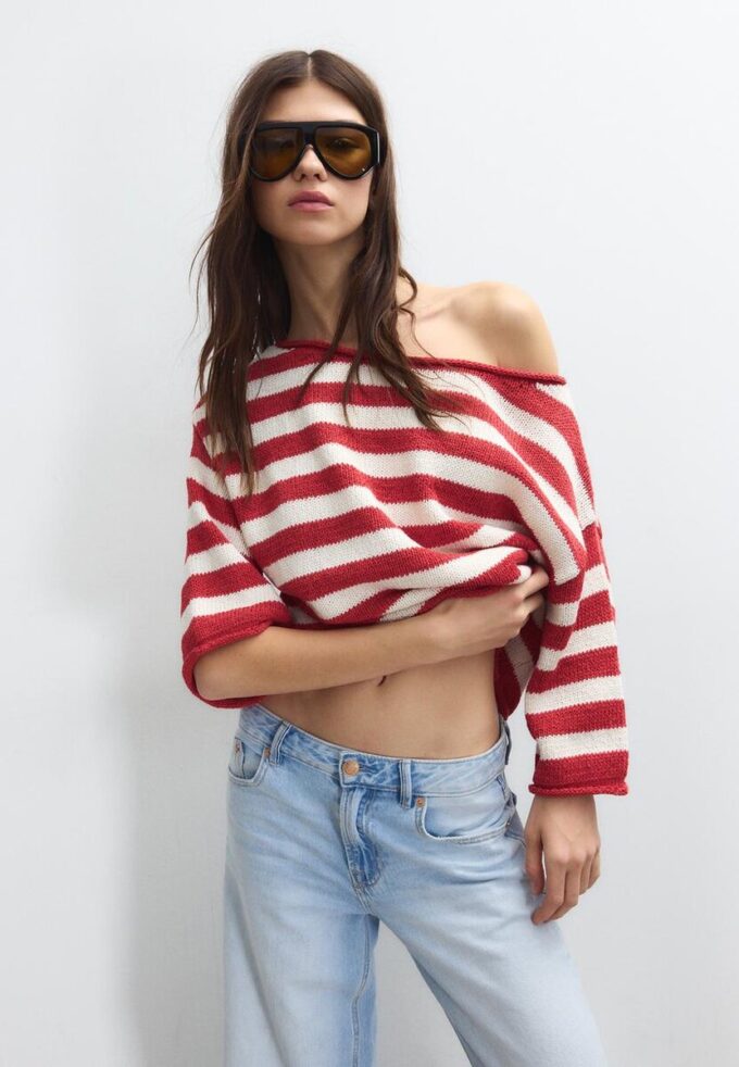Strickpullover mit U-Boot-Ausschnitt Strickpullover mit U-Boot-Ausschnitt