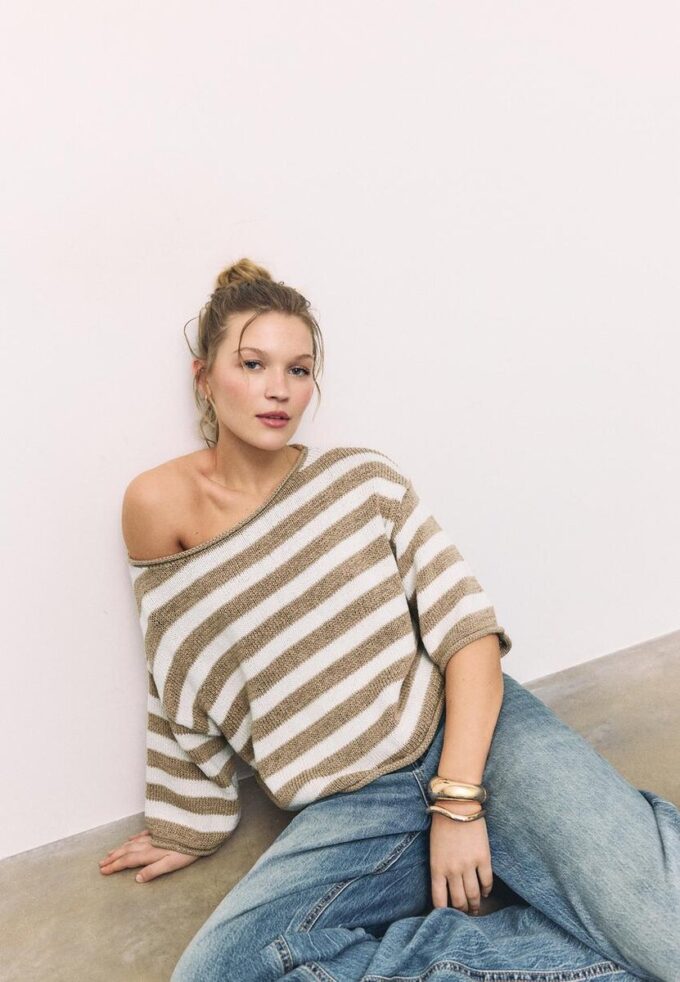 Strickpullover mit U-Boot-Ausschnitt Strickpullover mit U-Boot-Ausschnitt