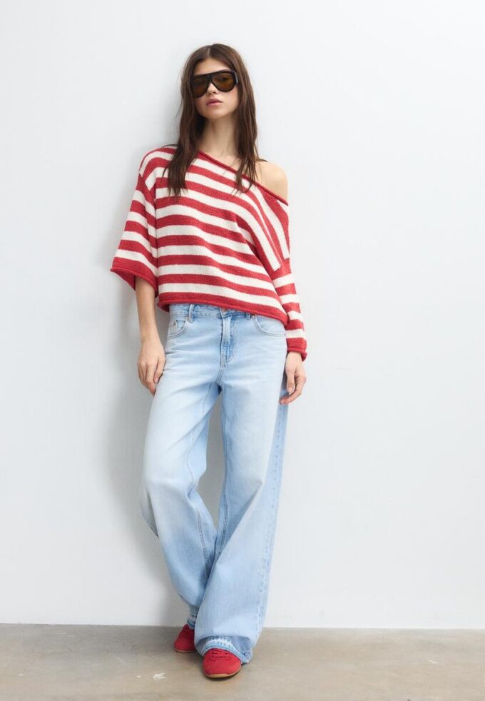 Strickpullover mit U-Boot-Ausschnitt Strickpullover mit U-Boot-Ausschnitt