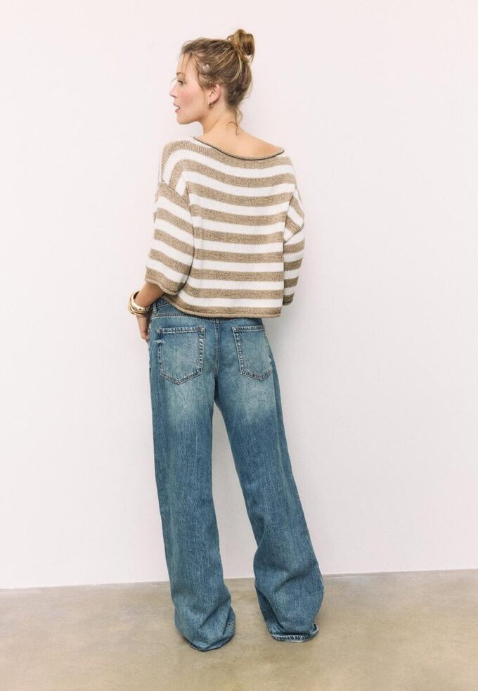 Strickpullover mit U-Boot-Ausschnitt Strickpullover mit U-Boot-Ausschnitt