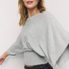 Strickpullover mit weiten Ärmeln Strickpullover mit weiten Ärmeln