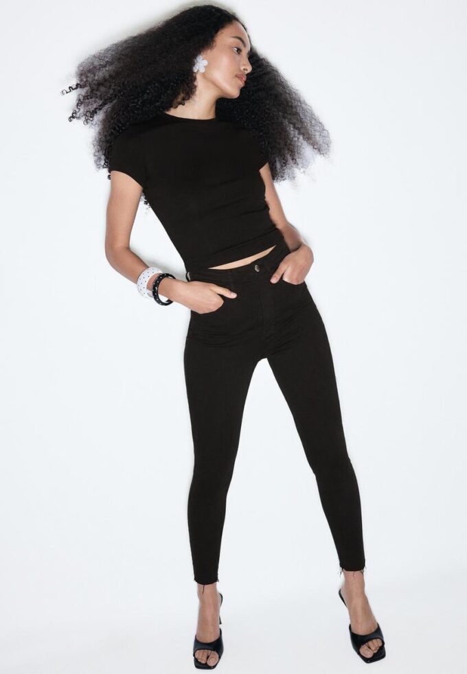 Super-High-Waist-Jeans Super-High-Waist-Jeans