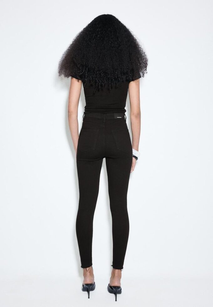 Super-High-Waist-Jeans Super-High-Waist-Jeans