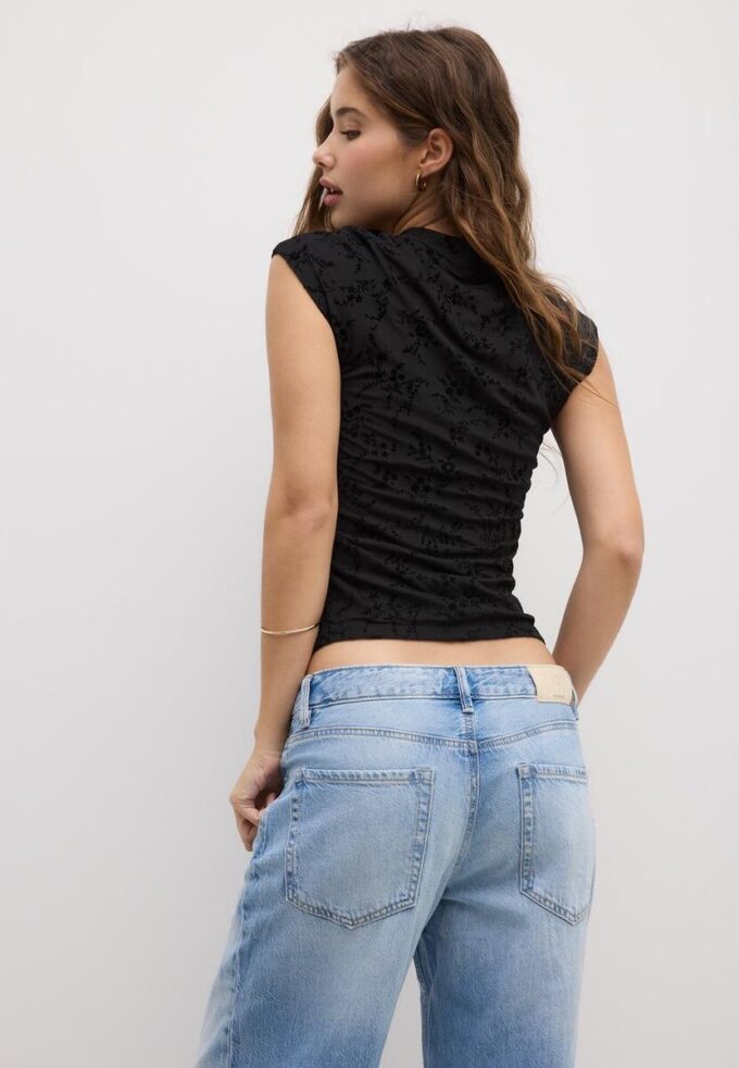 T-Shirt im Qipao-Stil mit Flockdruck T-Shirt im Qipao-Stil mit Flockdruck