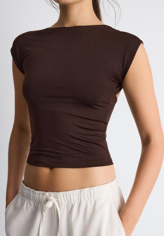 T-Shirt mit offenem Rücken