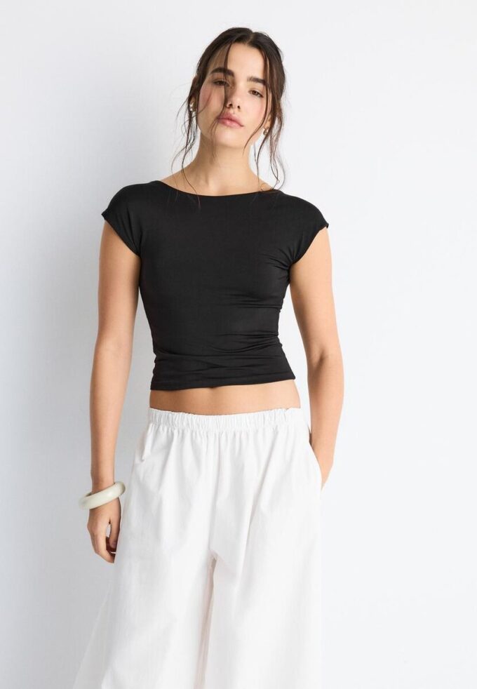 T-Shirt mit offenem Rücken