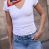 T-Shirt mit V-Ausschnitt und kurzen Ärmeln