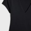 T-Shirt mit V-Ausschnitt und kurzen Ärmeln