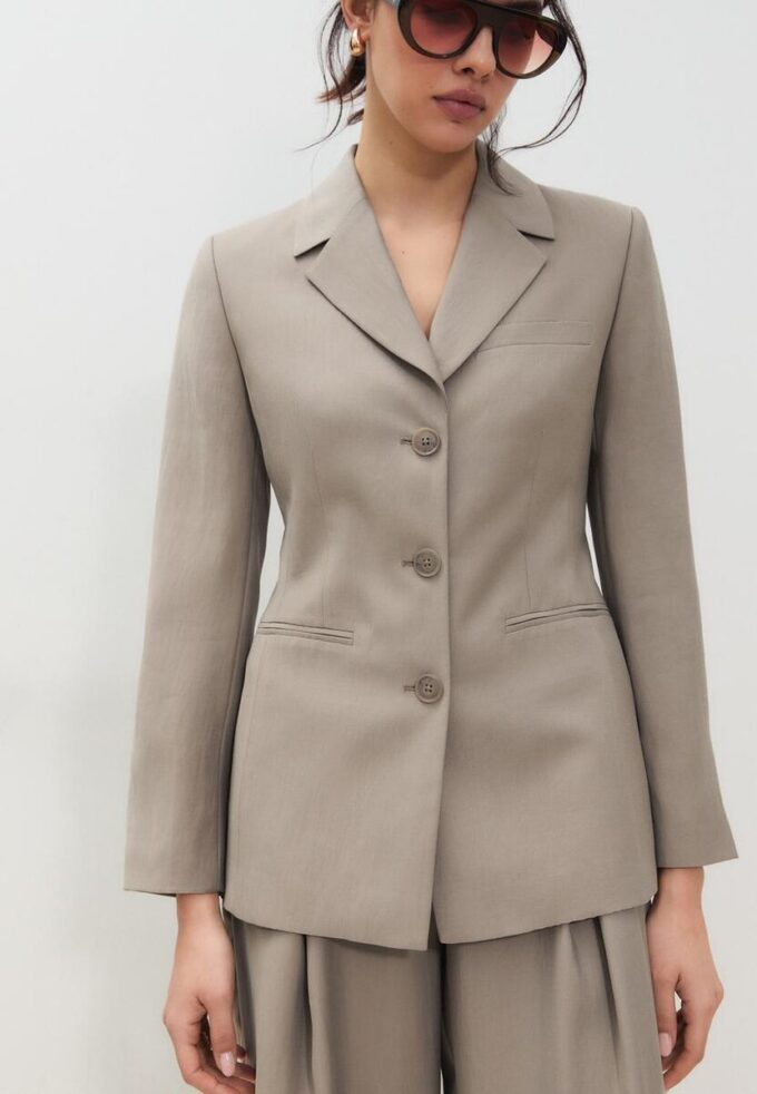 Taillierter 3-Knopf-Blazer Taillierter 3-Knopf-Blazer