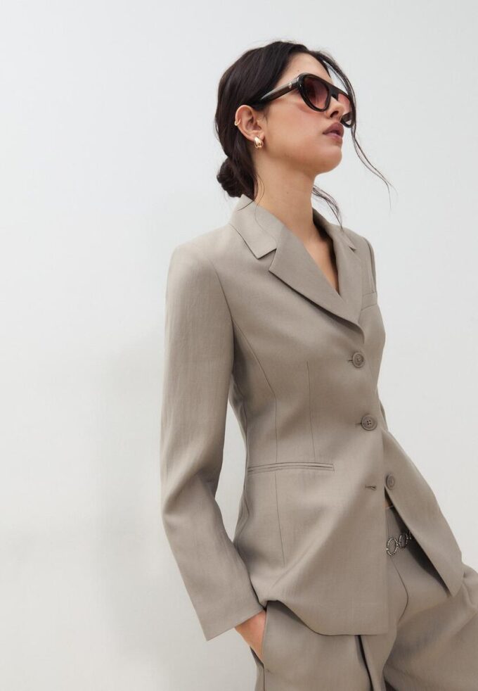 Taillierter 3-Knopf-Blazer Taillierter 3-Knopf-Blazer