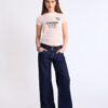 Tailliertes T-Shirt mit Spitze und grafischem Detail