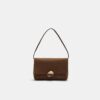 Tasche aus Kunstwildleder mit asymmetrischem Metallverschluss