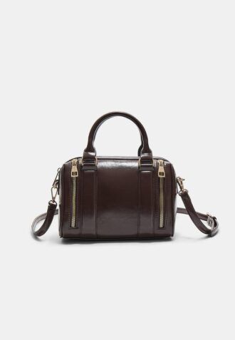 Tasche in Lederoptik mit Reißverschlüssen