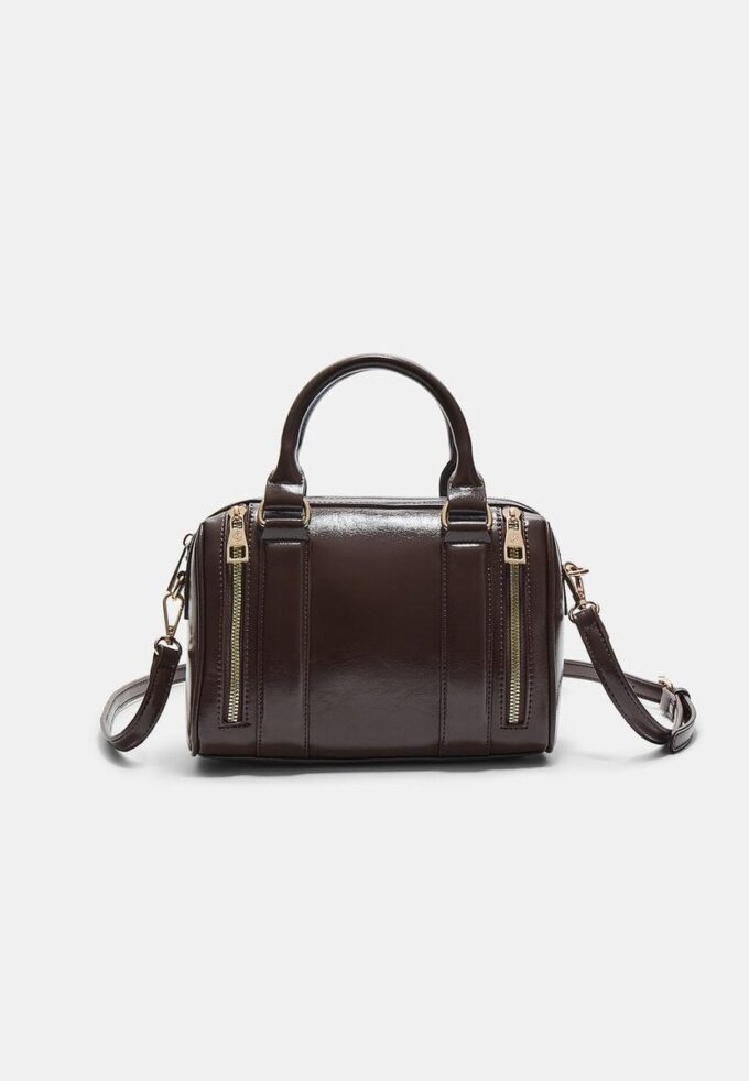 Tasche in Lederoptik mit Reißverschlüssen