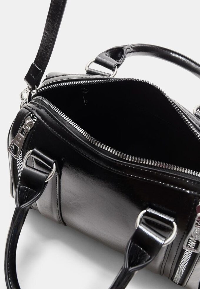 Tasche in Lederoptik mit Reißverschlüssen