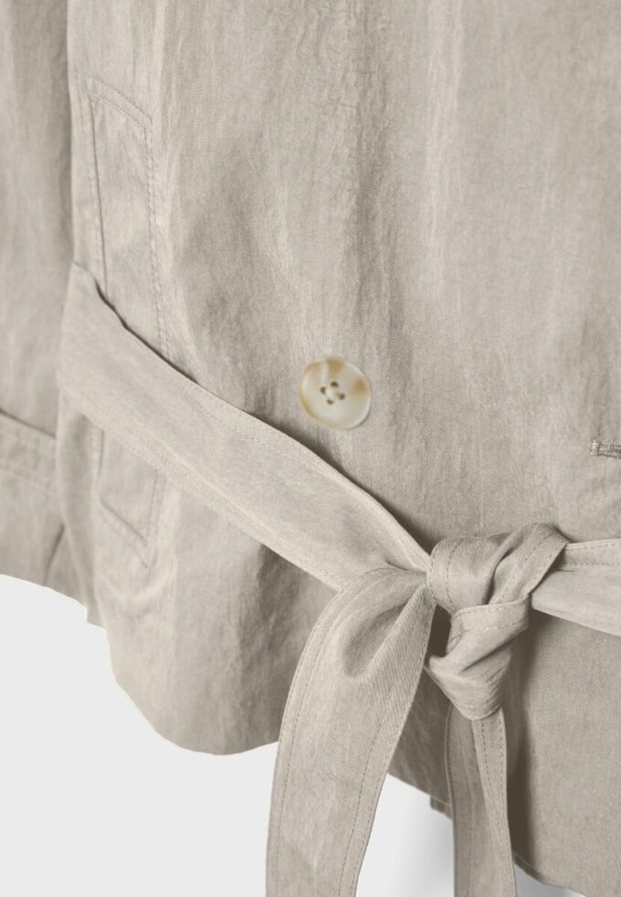 Trenchcoat mit hohem Kragen