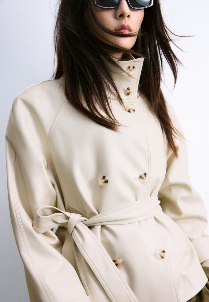 Trenchcoat mit hohem Kragen in Lederoptik