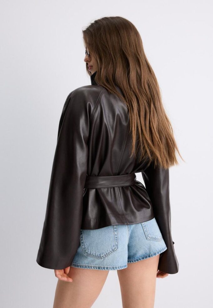 Trenchcoat mit hohem Kragen in Lederoptik