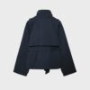 Trenchcoat mit hohem Kragen und Gürtel Trenchcoat mit hohem Kragen und Gürtel