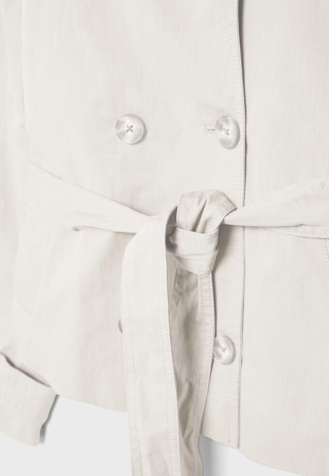 Trenchcoat mit hohem Kragen und Gürtel