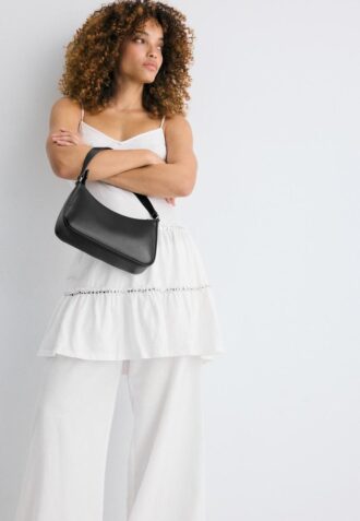 Umhängetasche mit langer Kette