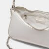 Umhängetasche mit langer Kette Umhängetasche mit langer Kette