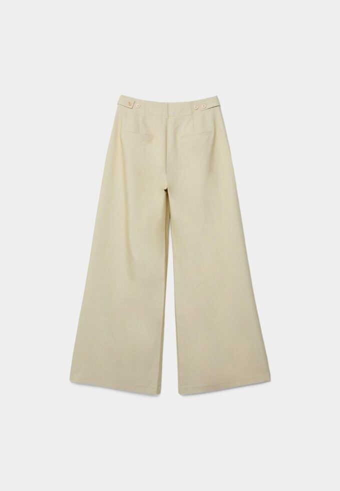Verstellbare Hose mit extra weitem Bein Verstellbare Hose mit extra weitem Bein
