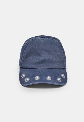 Washed-Cap mit Nieten