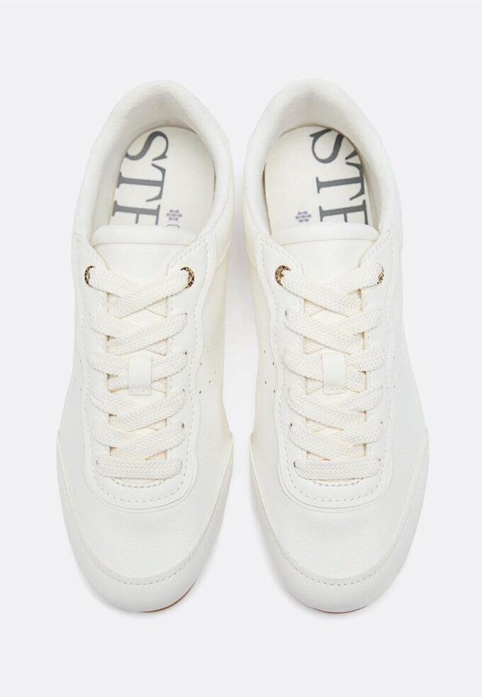 Weiche Sneaker mit flacher Sohle