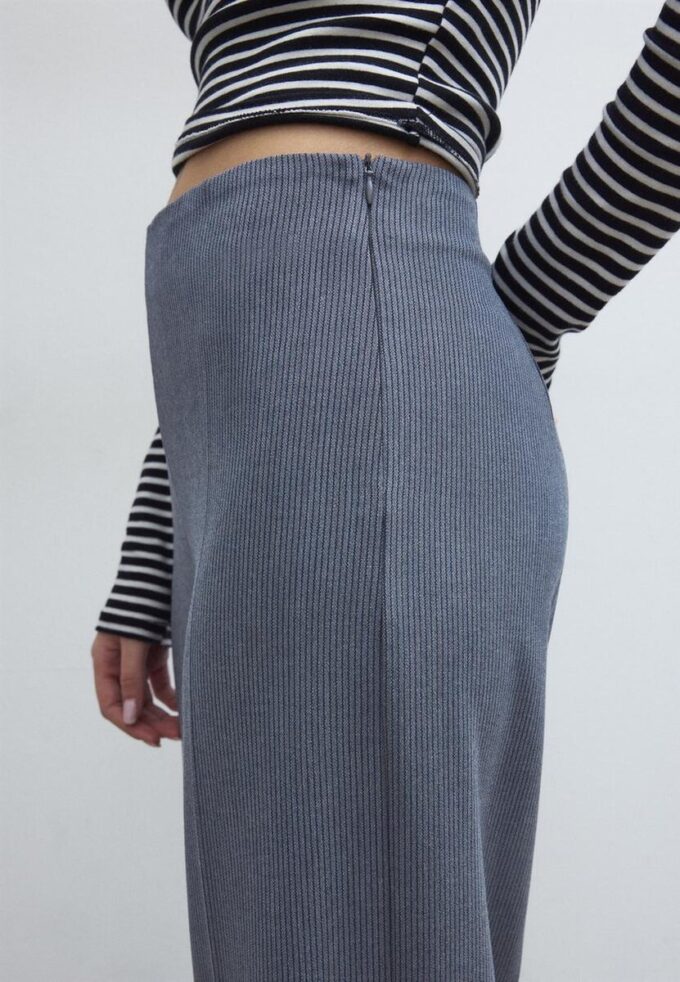 Weit geschnittene elegante Hose Weit geschnittene elegante Hose