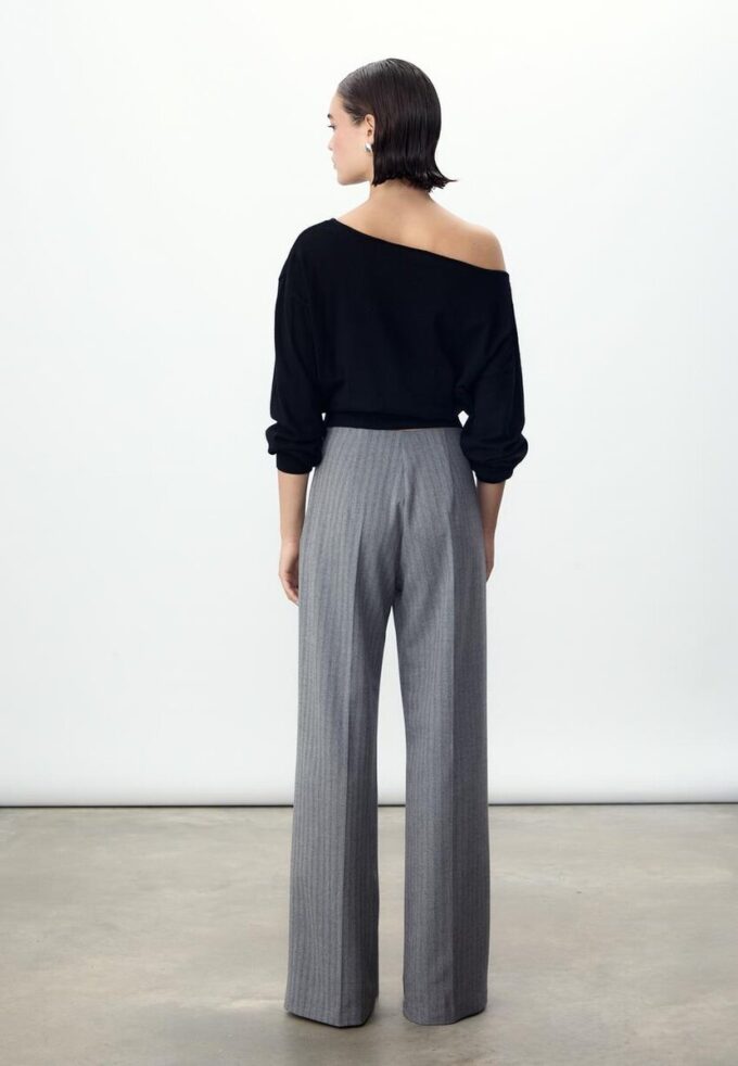 Weit geschnittene elegante Hose Weit geschnittene elegante Hose