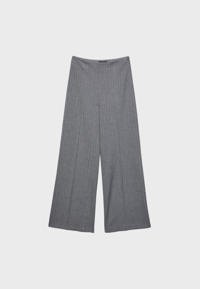 Weit geschnittene elegante Hose Weit geschnittene elegante Hose