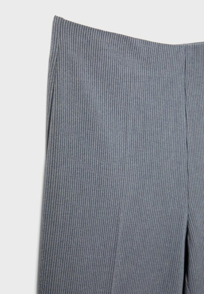 Weit geschnittene elegante Hose Weit geschnittene elegante Hose